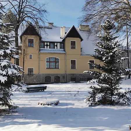 Hotel apartamentowy Sanatorium Dąbrówka *