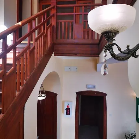 Hotel apartamentowy Sanatorium Dąbrówka Szczawno-Zdroj
