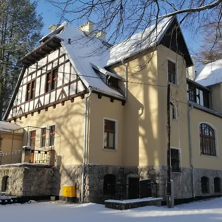 Dabrowka アパートホテル